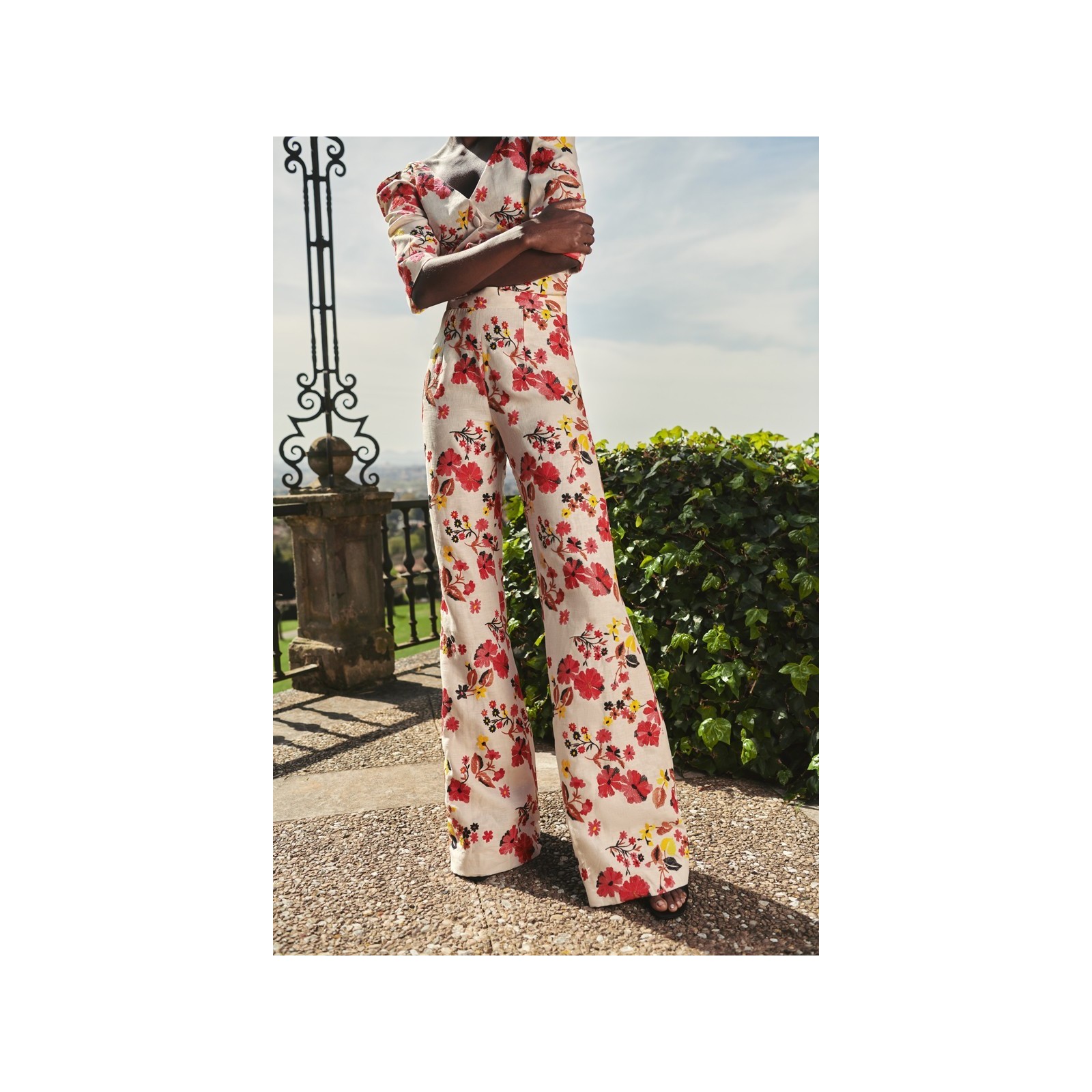 Pantalón Palazzo lino beige bordado flores  para invitada boda
