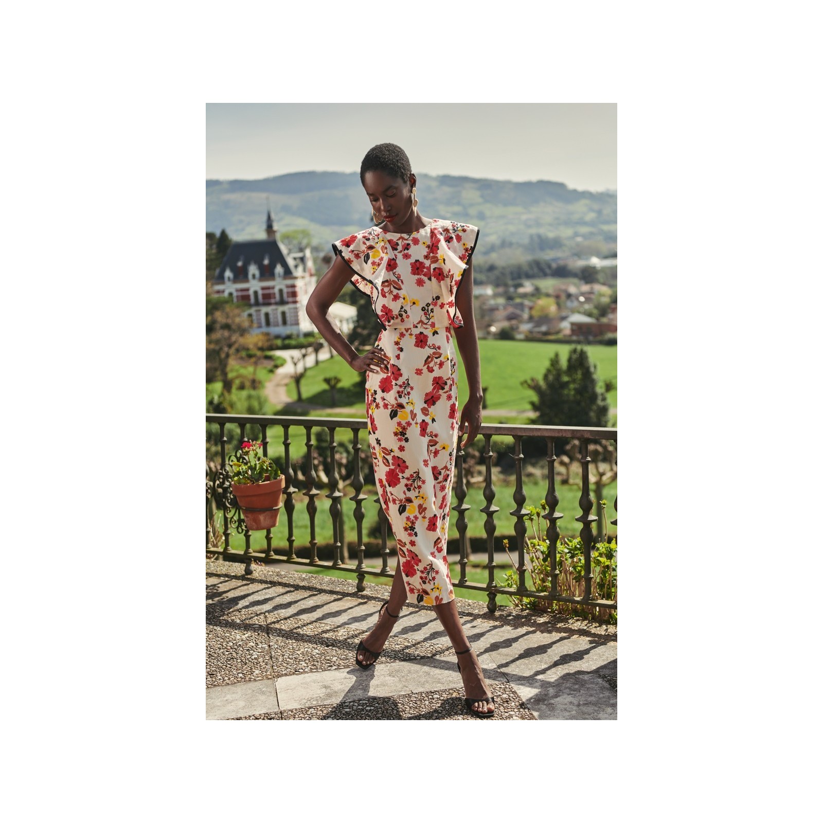 vestido con volantes y falda midi de lino bordado flores para