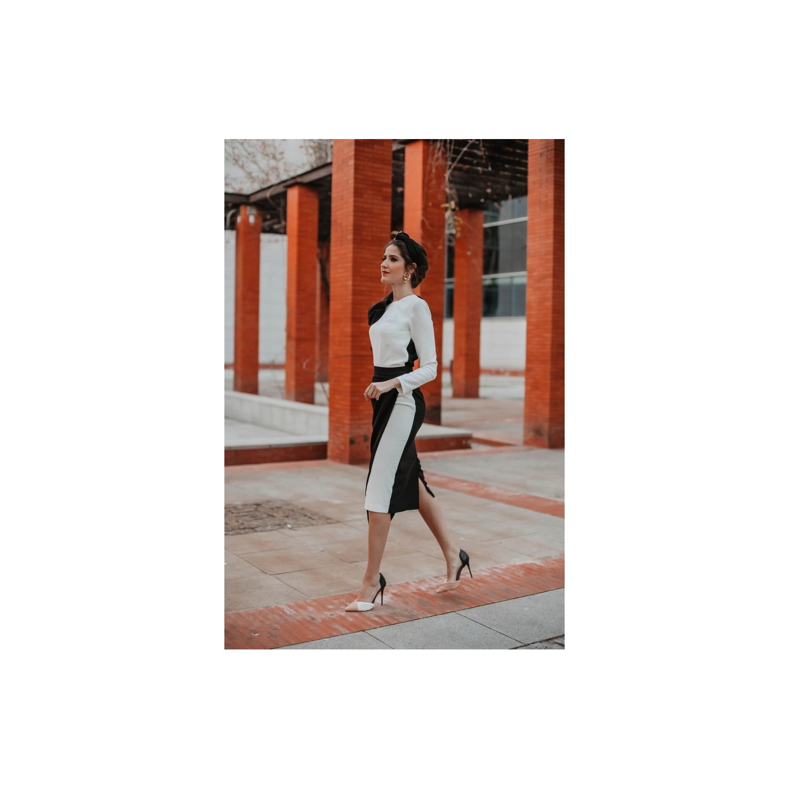 falda midi asimetrica blanca y negra