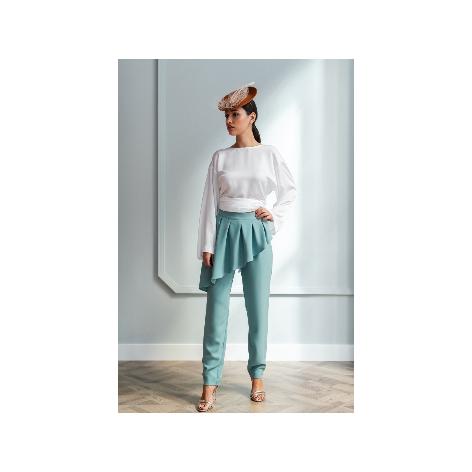 blusa blanca multiposicion saten