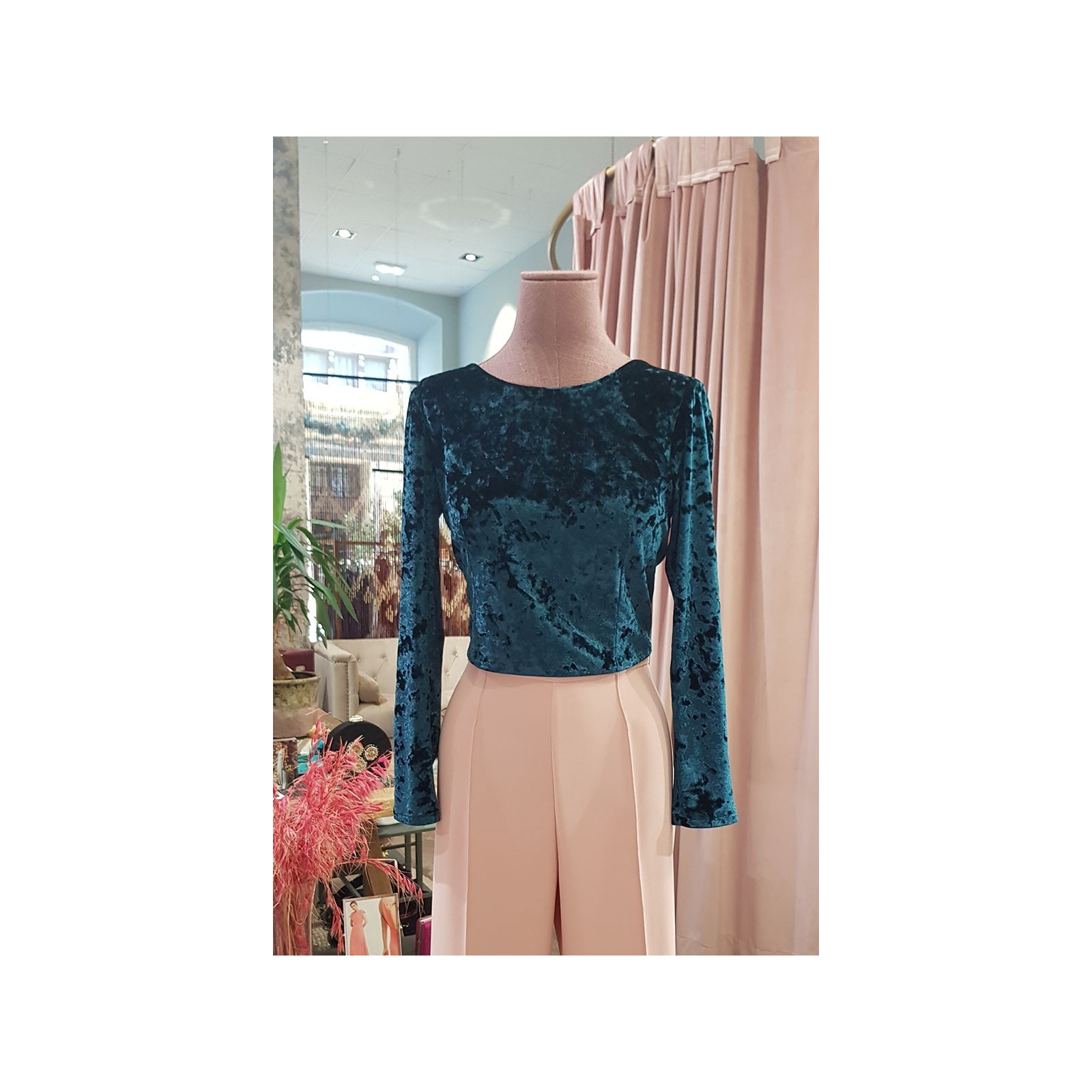 blusas mostaza con espalda y lazada espalda de terciopelo