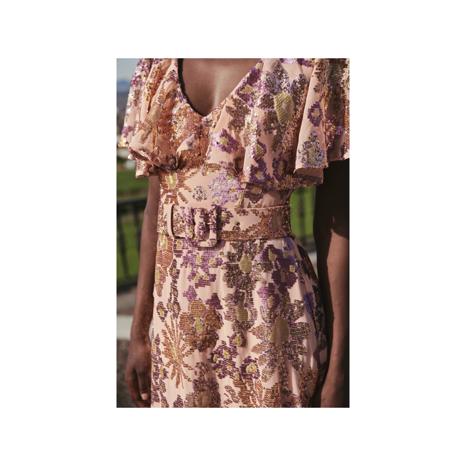 Vestido largo gasa lentejuelas con volante para invitada boda