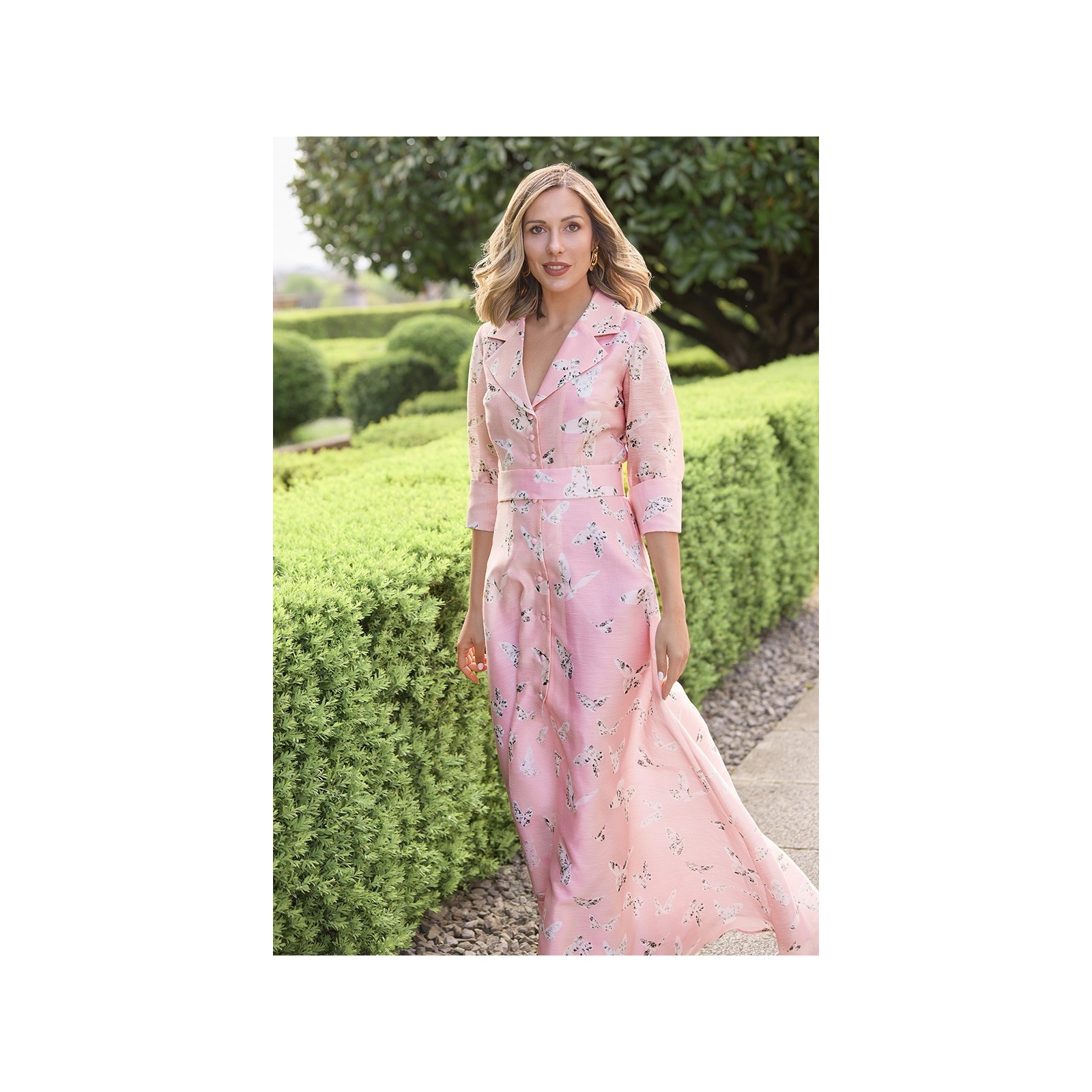 Vestido camisero largo con cuello esmoquin en organza mariposas