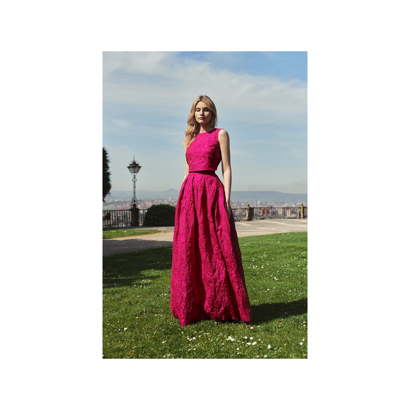 Top brocado flores buganvilla con lazada espalda