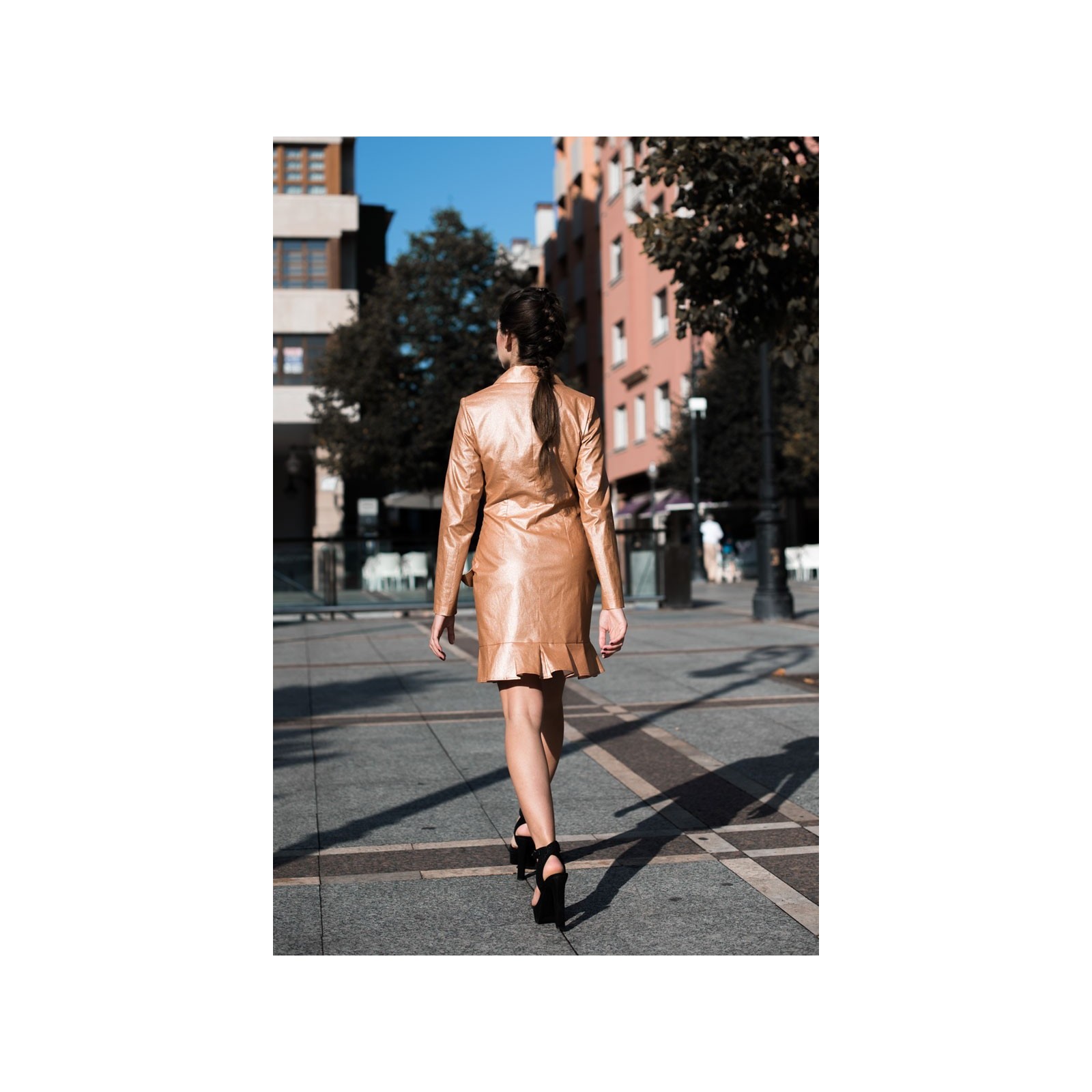 vestido corto esmoquin oro dorado rosa manga larga con seis