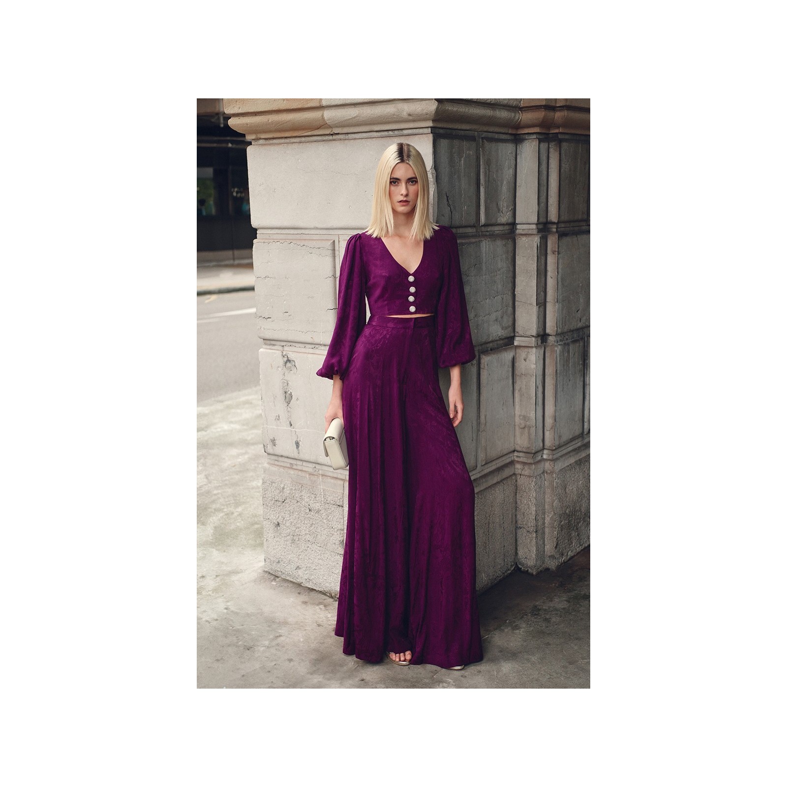 falda pantalon brocado morado invitada boda fiesta civil mama de
