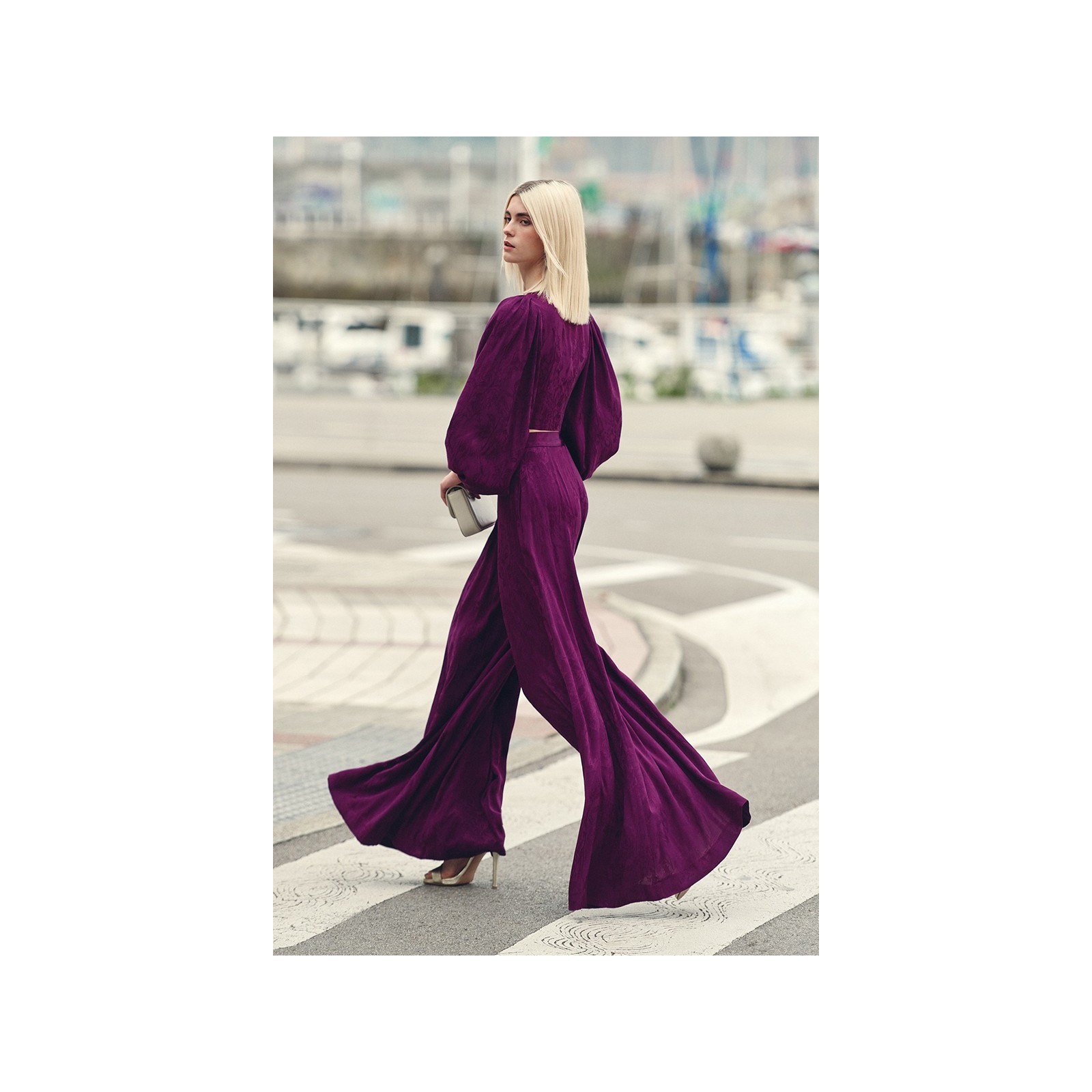 falda pantalon brocado morado invitada boda fiesta civil mama de