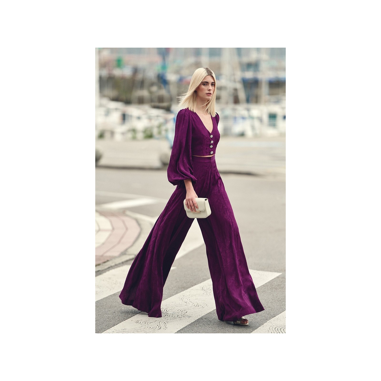 falda pantalon brocado morado invitada boda fiesta civil mama de