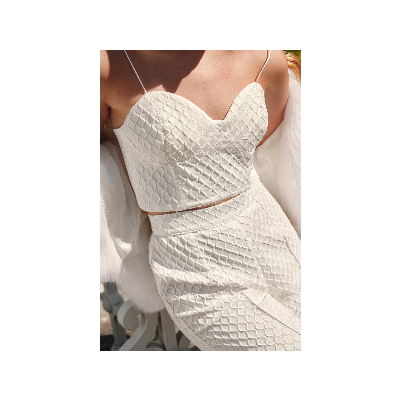 top corto corpiño brocado blanco  para novia civil