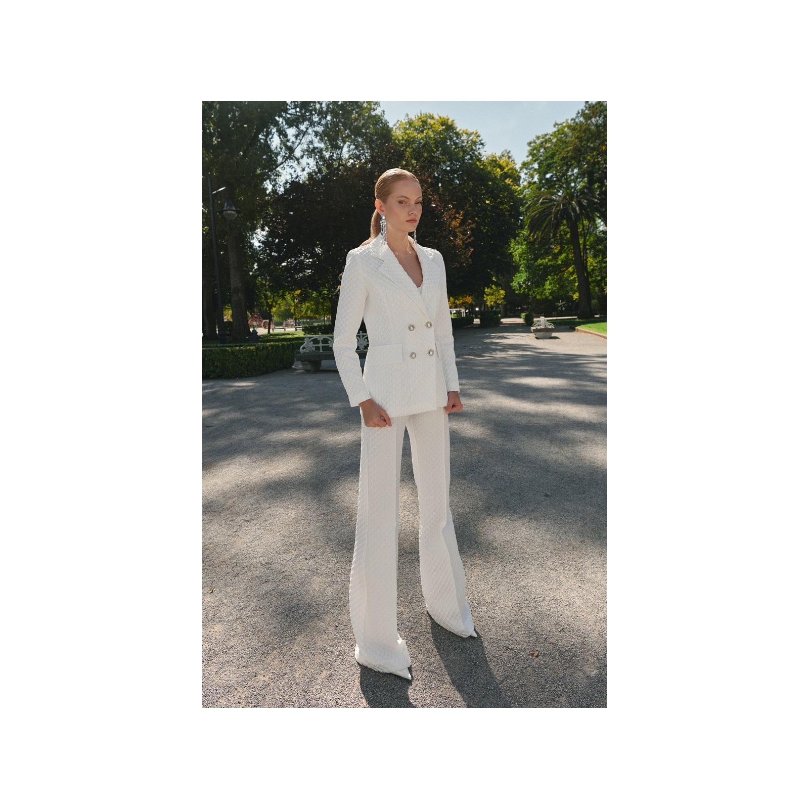 Pantalon palazzo de jacquard brocado blanco geometrico para novia