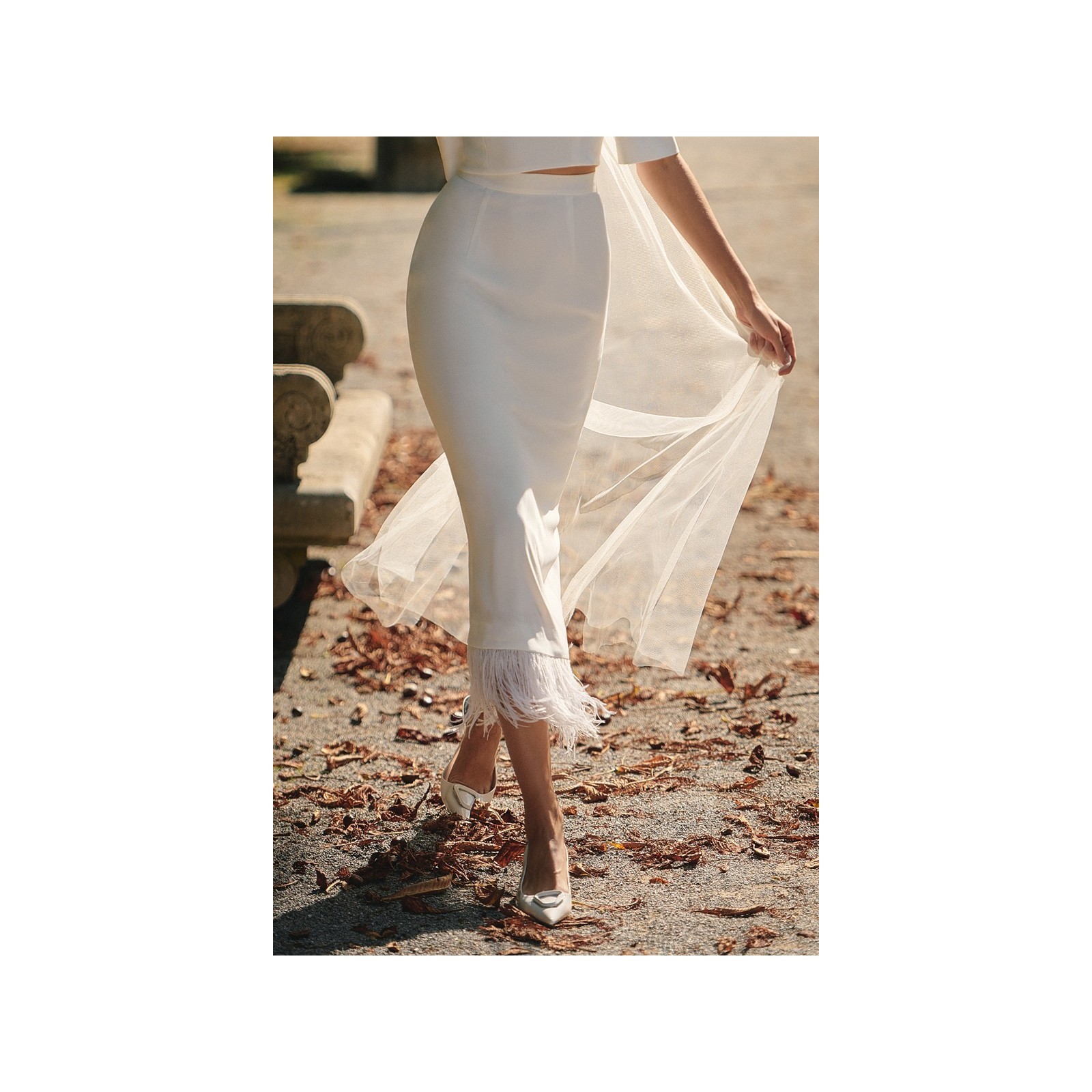 Falda midi blanca de plumas Corolla